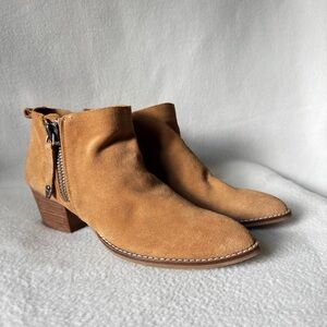 Dolce Vita Size 8 Women’s Suede Tan Ankle Boots